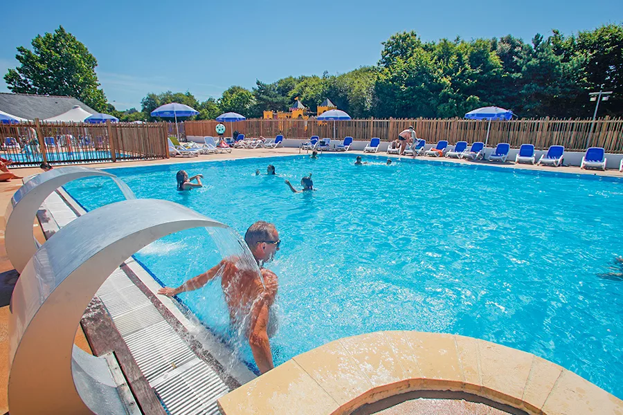 camping avec piscine en bretagne
